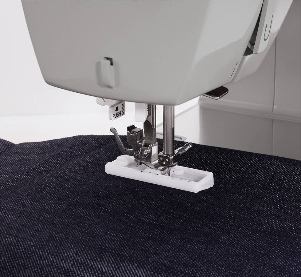 Singer Freiarmnähmaschine Heavy Duty 4411 LED-Licht Grau