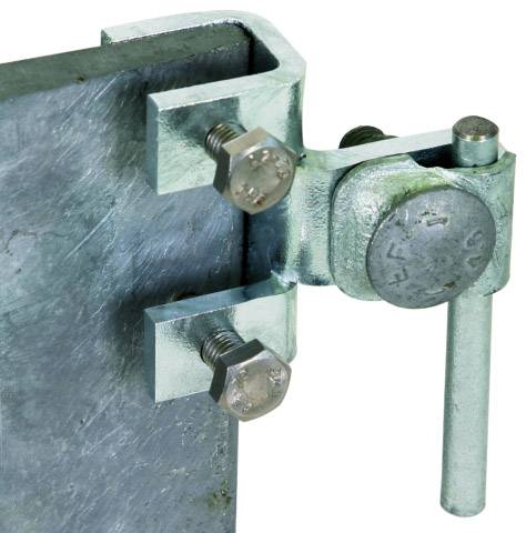 Metallische Klammer mit zwei Schrauben an einer Metallplatte befestigt, geeignet für Bau- oder Montageprozesse.