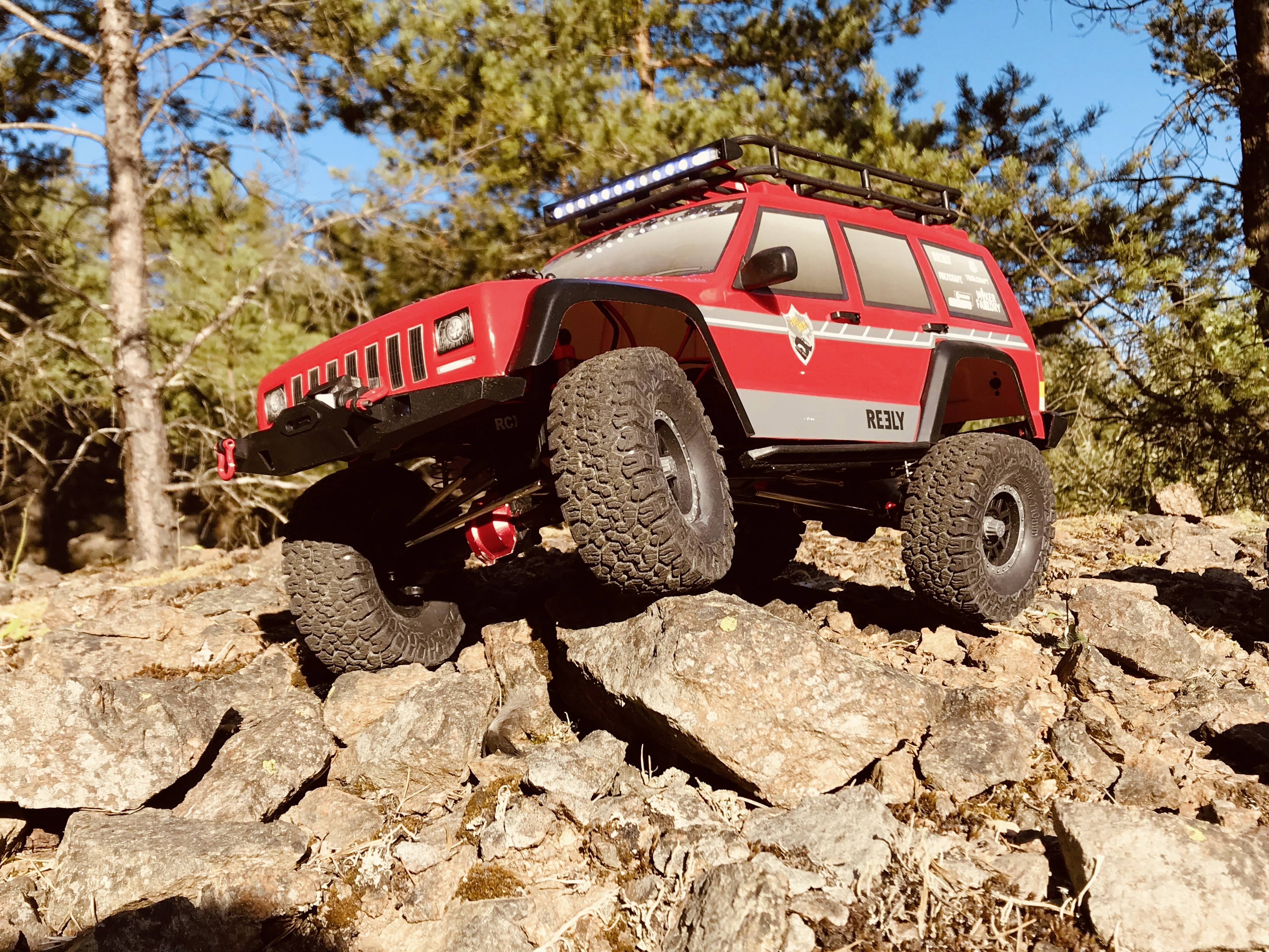 Reely Free Men Pro Brushed 1:10 RC Modellauto Elektro Crawler Allradantrieb (4WD) 100% RtR 2,4 GHz inkl. Akku, Ladegerät und Senderbatterien