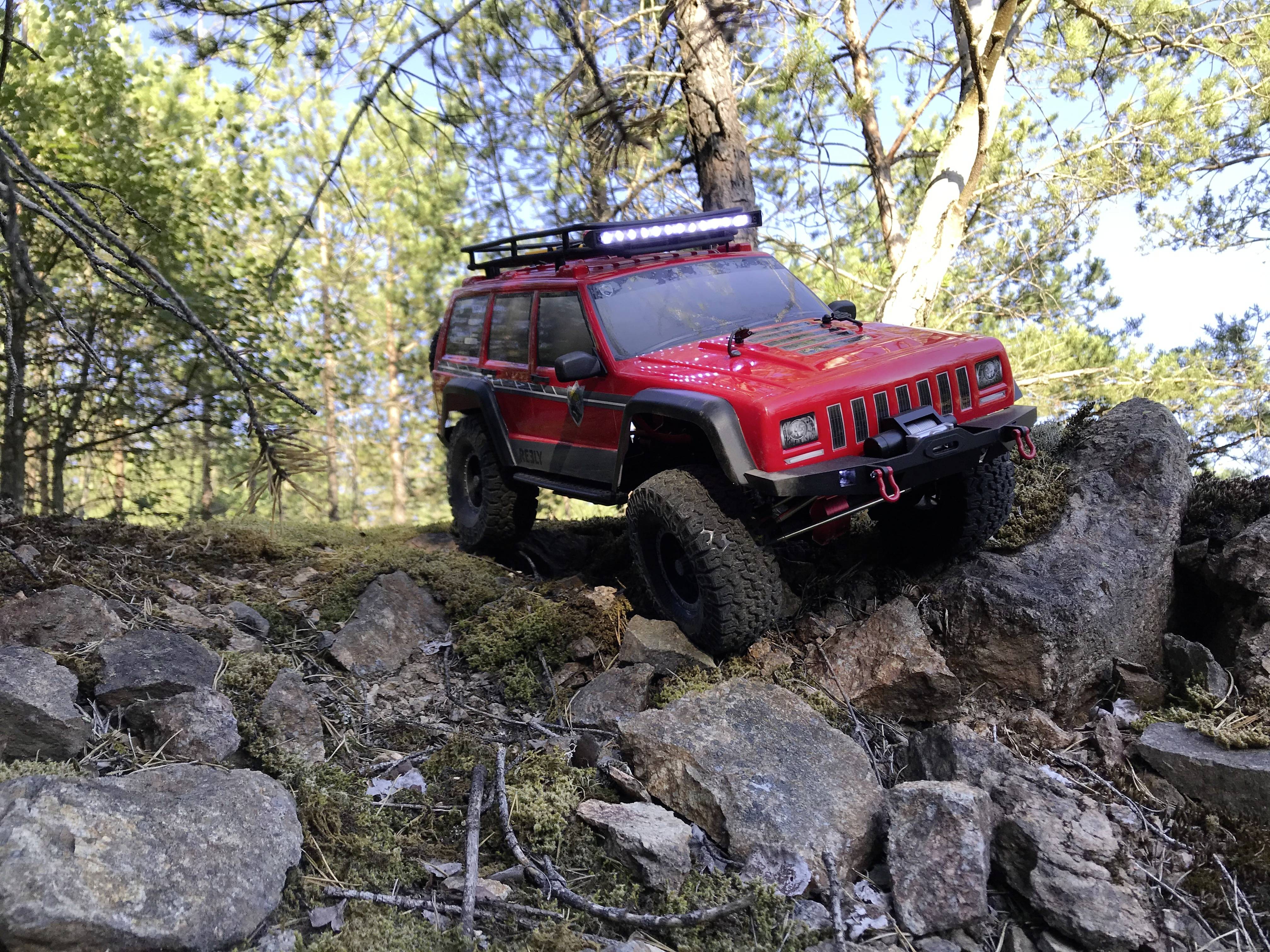 Reely Free Men Pro Brushed 1:10 RC Modellauto Elektro Crawler Allradantrieb (4WD) 100% RtR 2,4 GHz inkl. Akku, Ladegerät und Senderbatterien