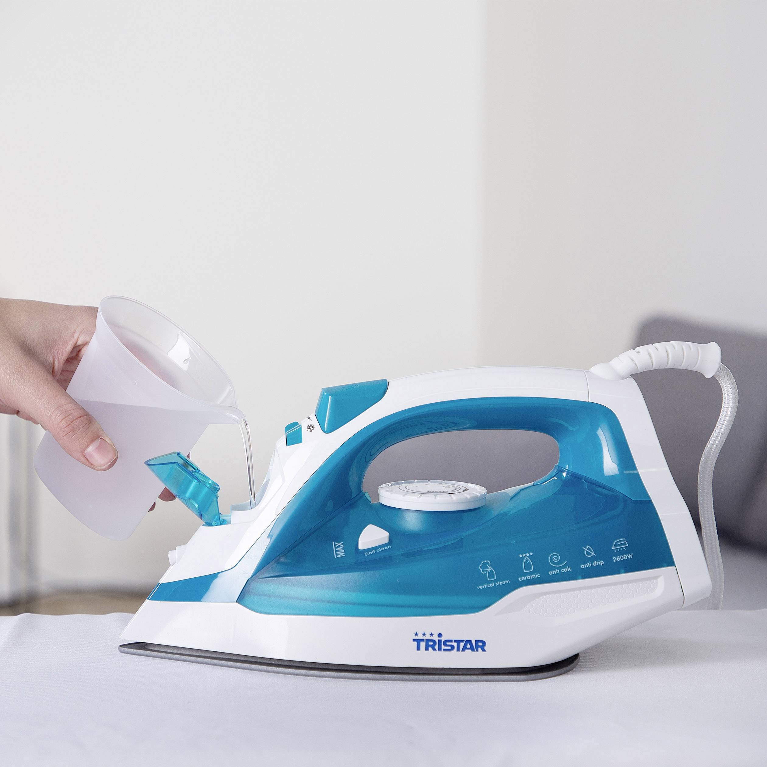 Tristar ST-8320 Dampfbügeleisen Weiß, Blau 2600W