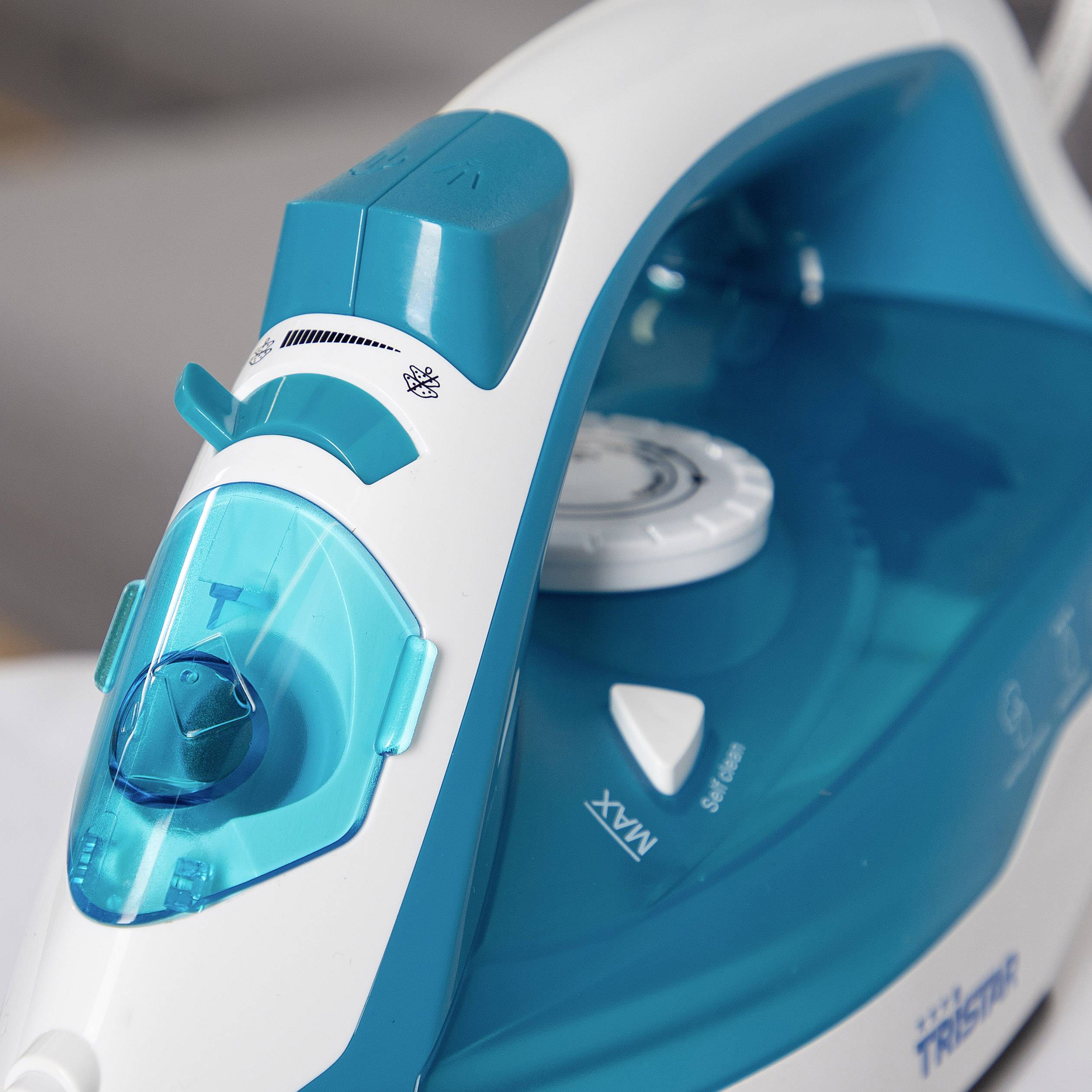 Tristar ST-8320 Dampfbügeleisen Weiß, Blau 2600 W