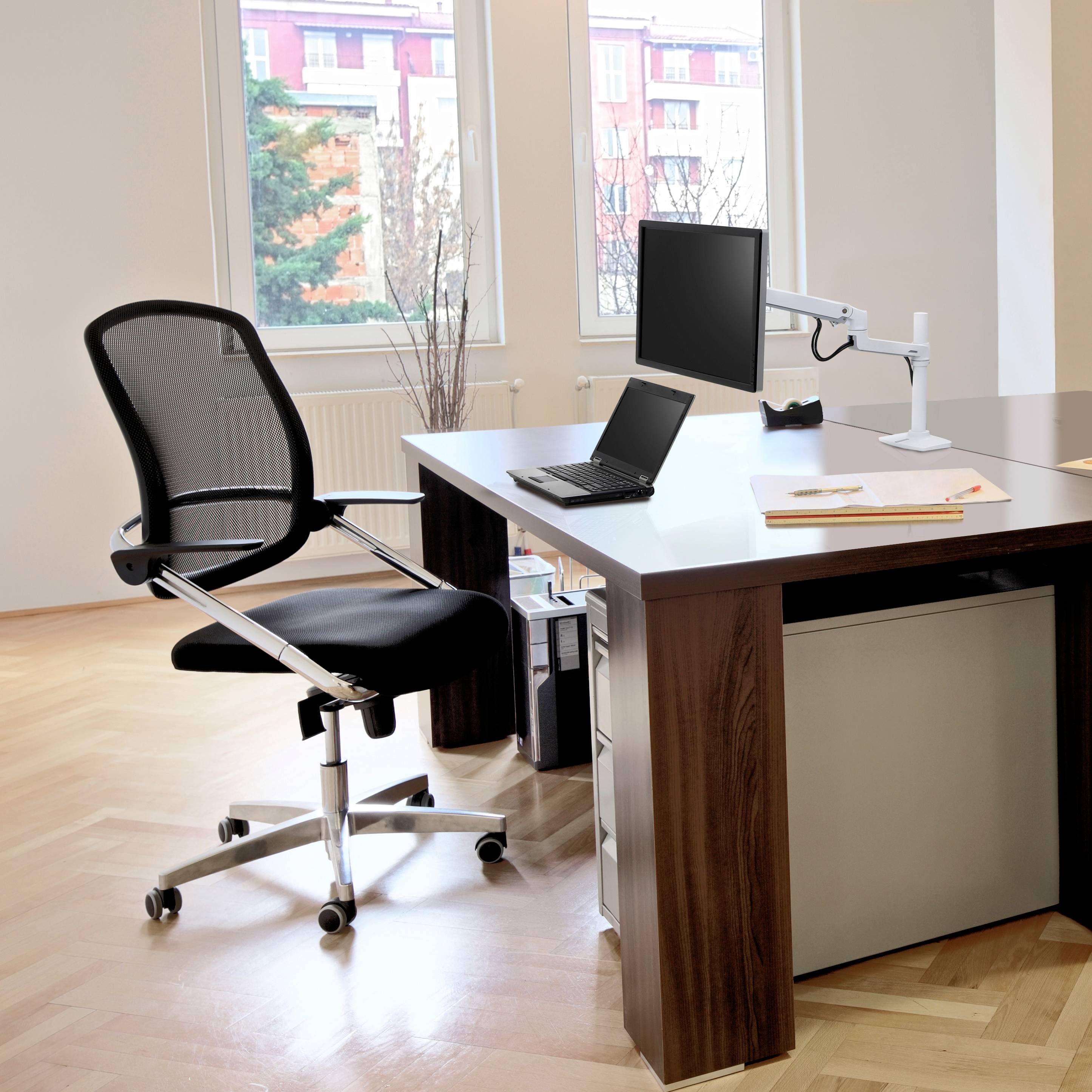 Ergotron LX Arm Tall Desk Mount 1fach Monitor-Tischhalterung 25,4 cm (10") - 81,3 cm (32") Weiß Höhenverstellbar, Neigbar, Schwenkbar, Rotierbar