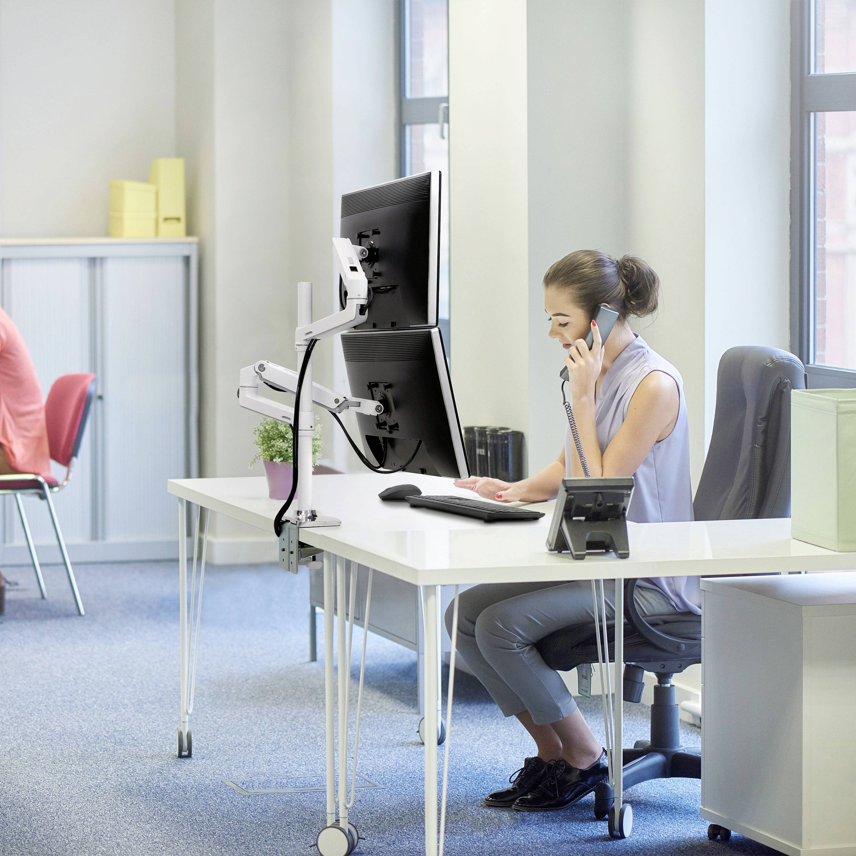 Ergotron LX Dual Arm Stacking Tall Desk Mount 2fach Monitor-Tischhalterung 38,1 cm (15") - 101,6 cm (40") Weiß Höhenverstellbar, Drehbar, Neigbar,