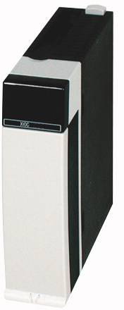 Schwarzer Desktop-Computer-Tower mit silbernem Gehäuse und Lüftungsschlitzen oben, abgebildet in seitlicher Perspektive.