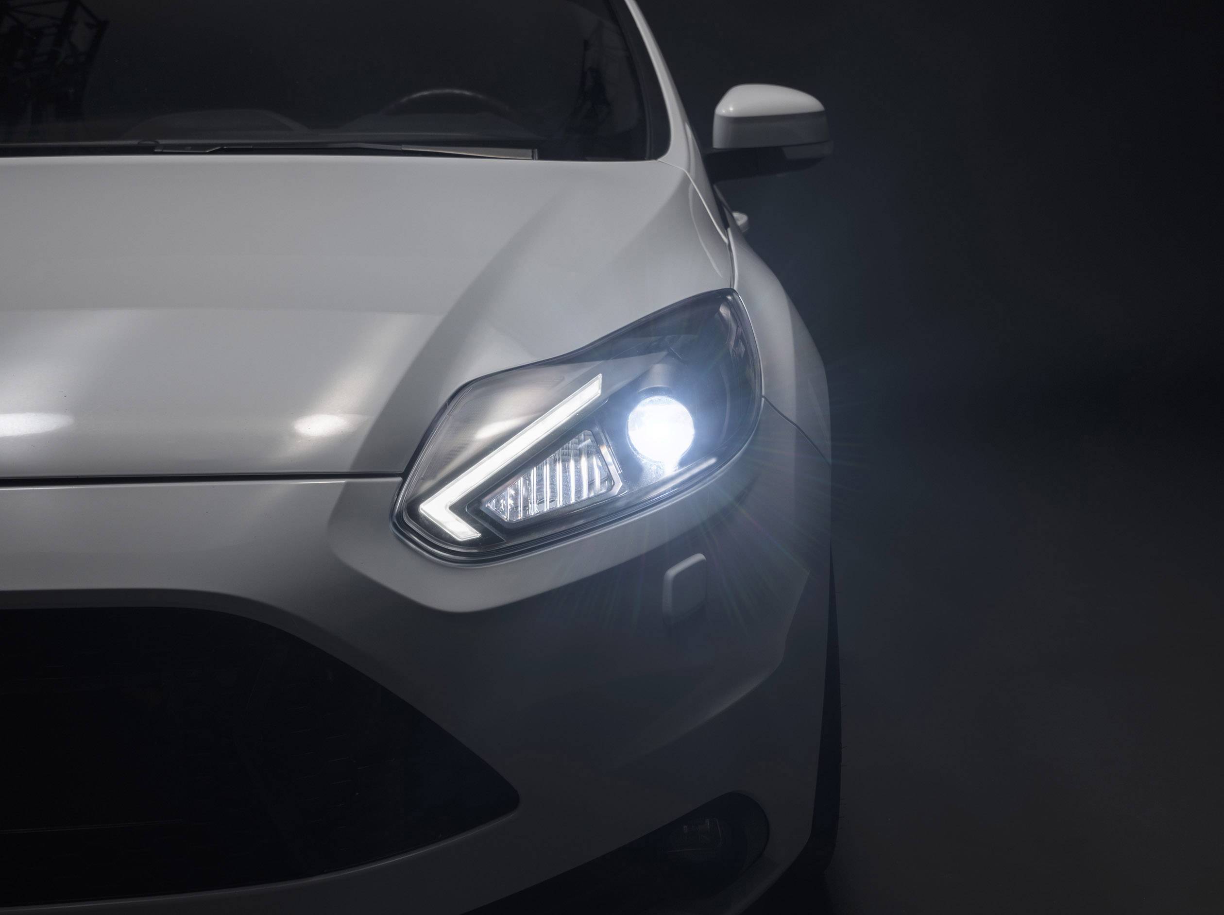 OSRAM LEDHL105-BK LEDriving® XENARC Komplett-Scheinwerfer Ford Ford Focus