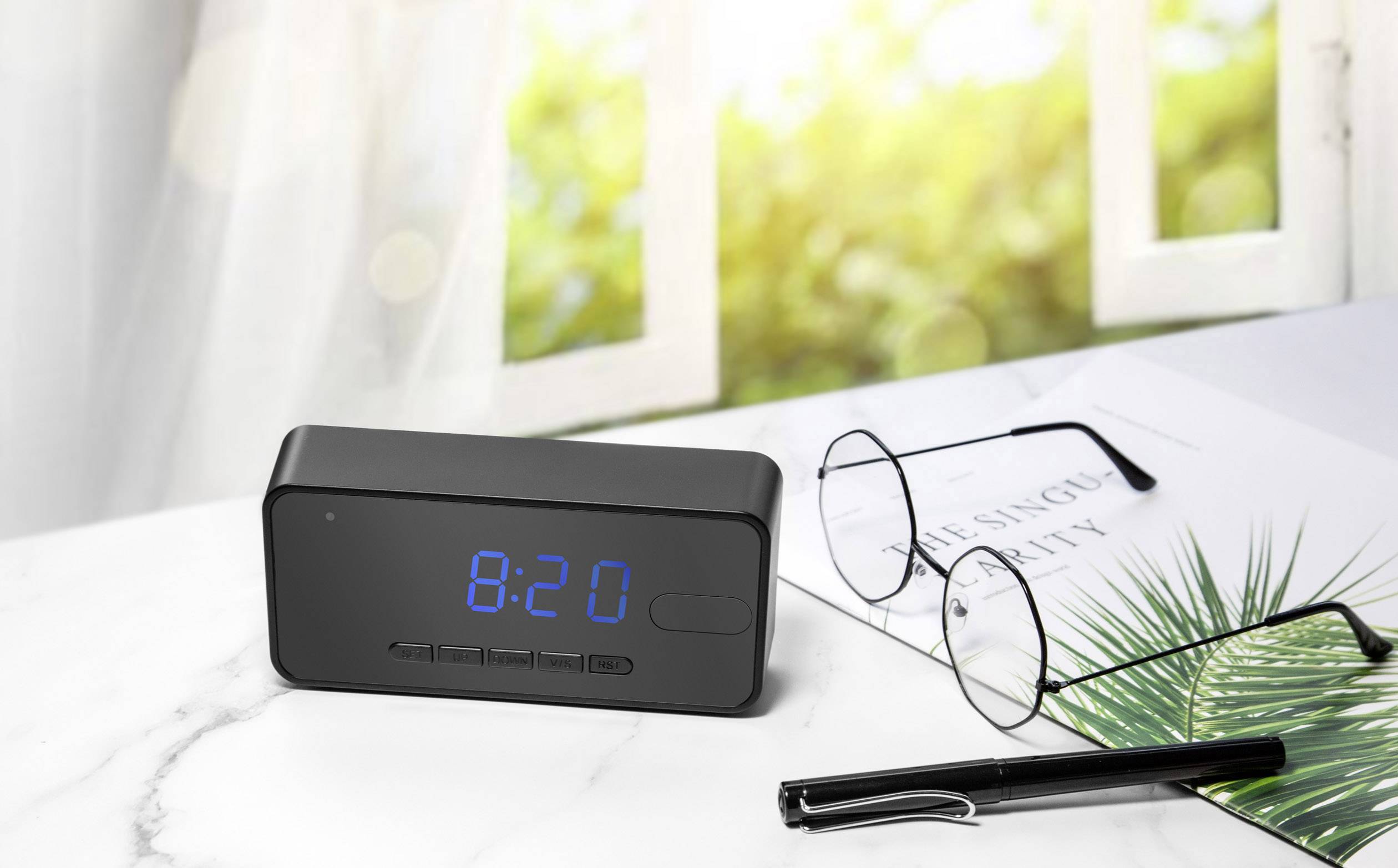 Technaxx 4800 Überwachungskamera in der Tischuhr 1920 x 1080 Pixel