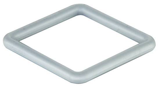 Ein einzelnes, silbernes Metallquadrat, leicht perspektivisch geneigt dargestellt, ohne zusätzliche Dekorationen oder Text.