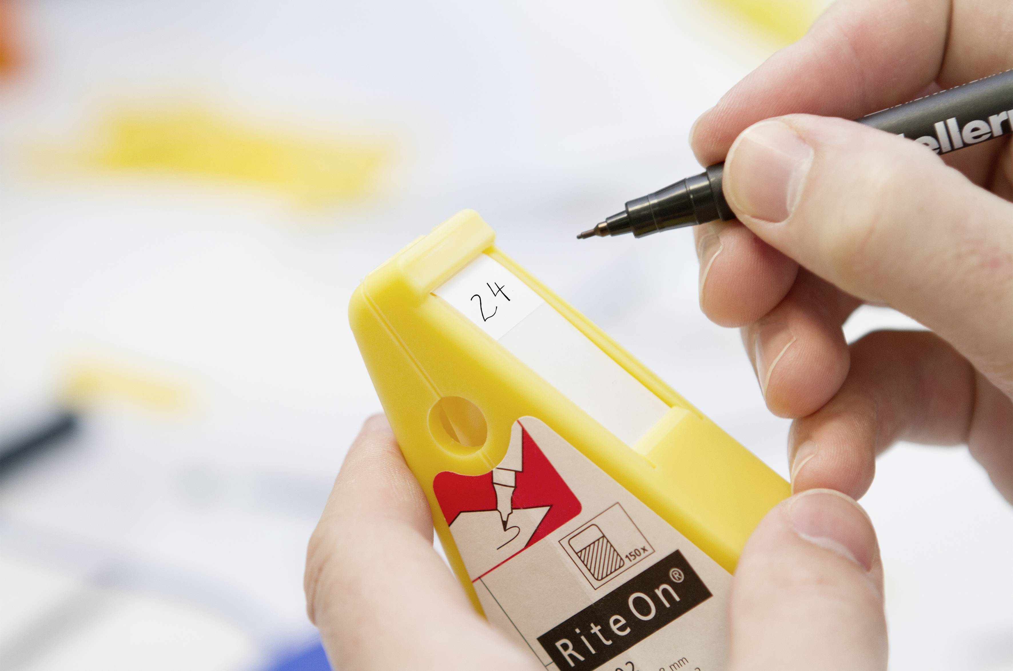 HellermannTyton 590-00010 Empty Dispenser RO-PL-YE Dispenser für manuelle Beschriftung