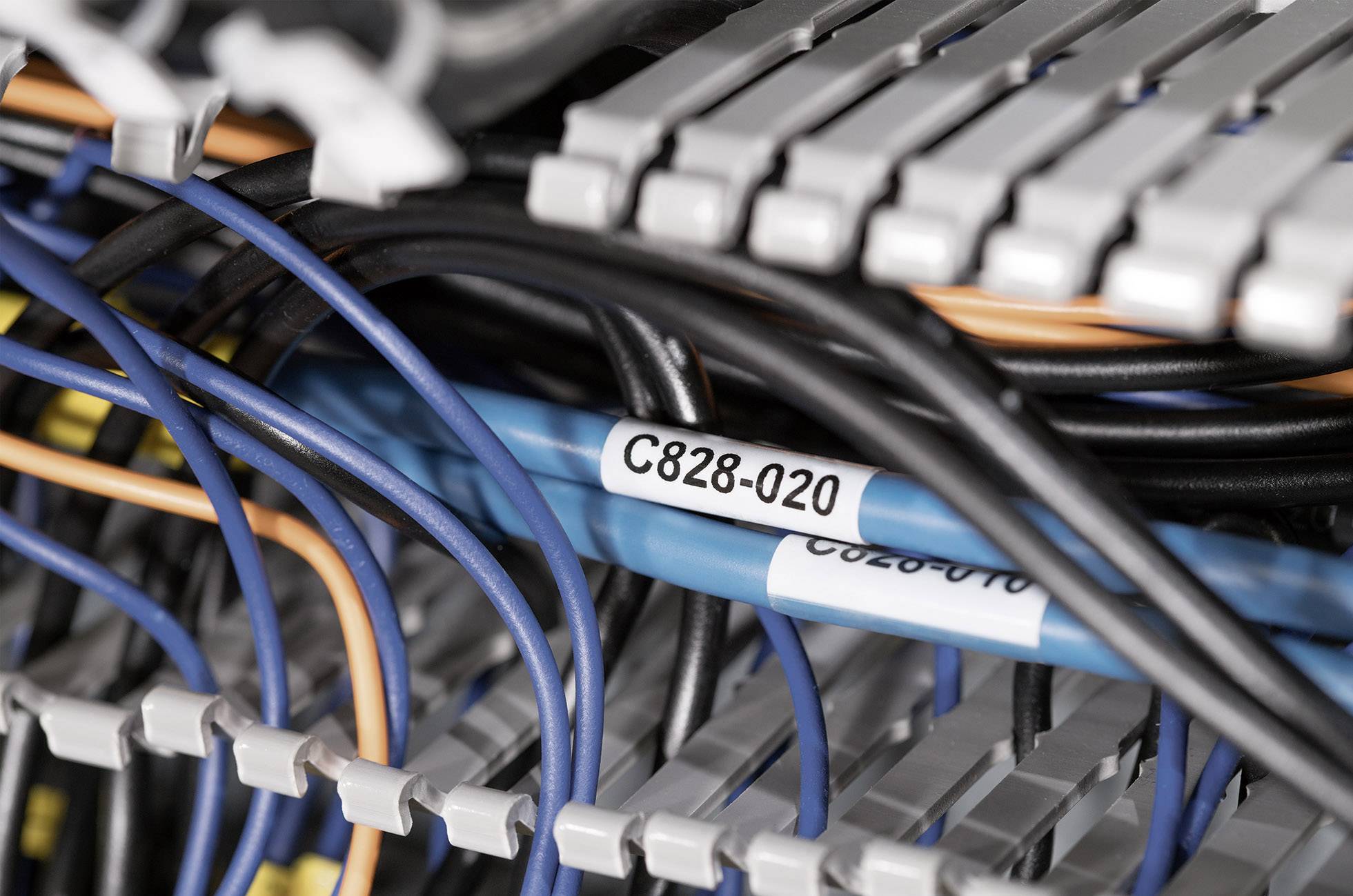 HellermannTyton 596-21209 TAG1TD2-1209-WHCL-1209-CL/WH Etiketten für Thermotransferdrucker Montage-Art: aufkleben Weiß