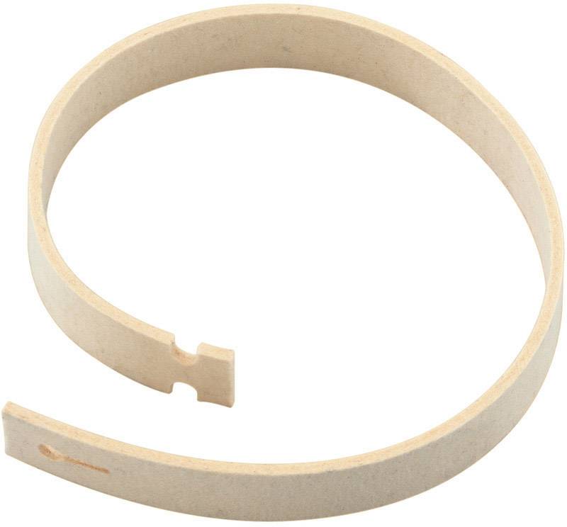 Ein heller, spiralförmiger Holzring mit einer Öffnung, der auf einem weißen Hintergrund dargestellt ist.