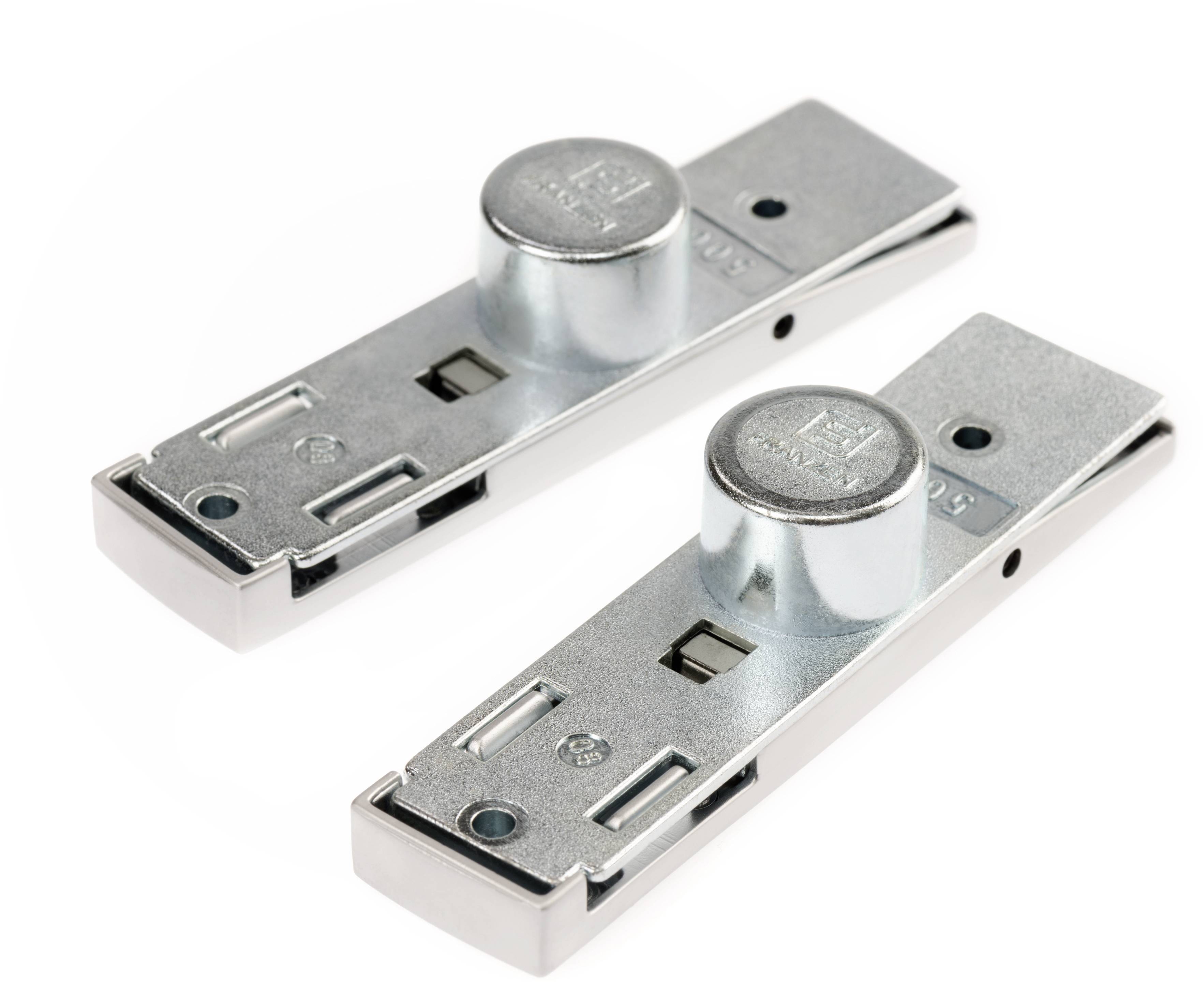 Zwei silberne Metallriegel auf weißem Hintergrund, nebeneinander liegend. Automatikverschlussmechanismus sichtbar, geeignet für Türen.