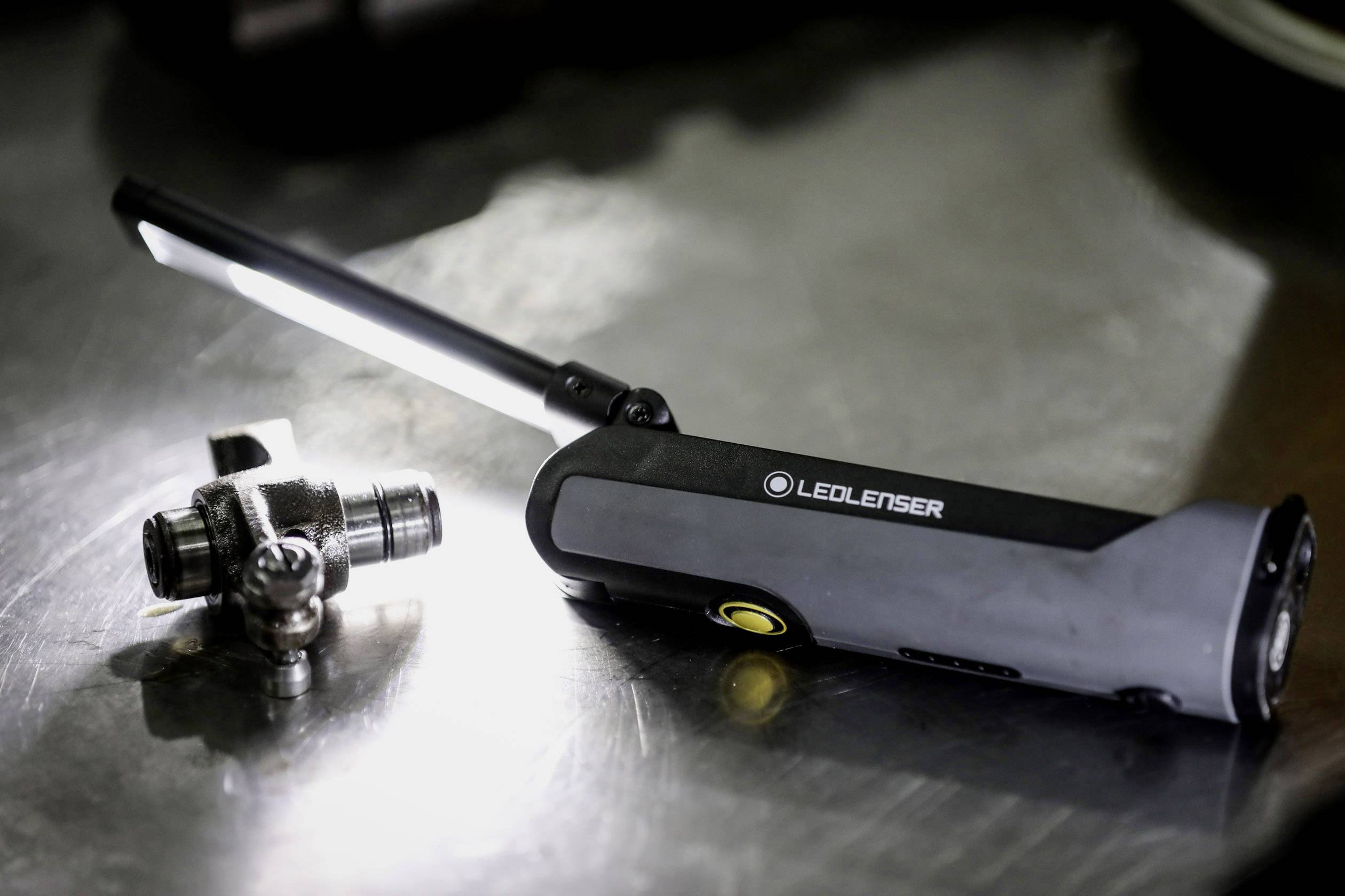 Ledlenser 502006 iW5R flex LED Arbeitsleuchte akkubetrieben 600 lm