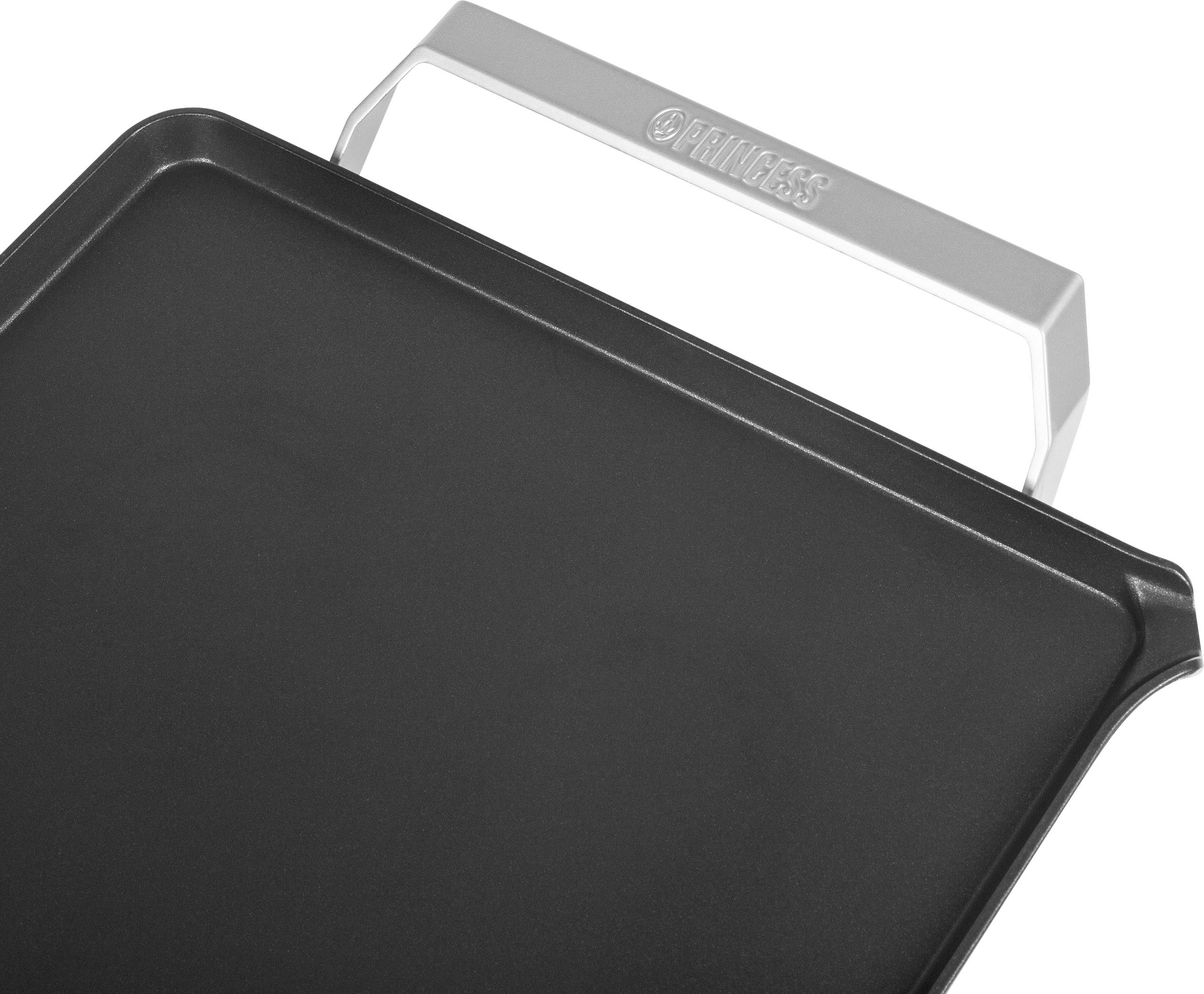 Elektrogrill mit schwarzer Kochfläche und silbernem Griff.