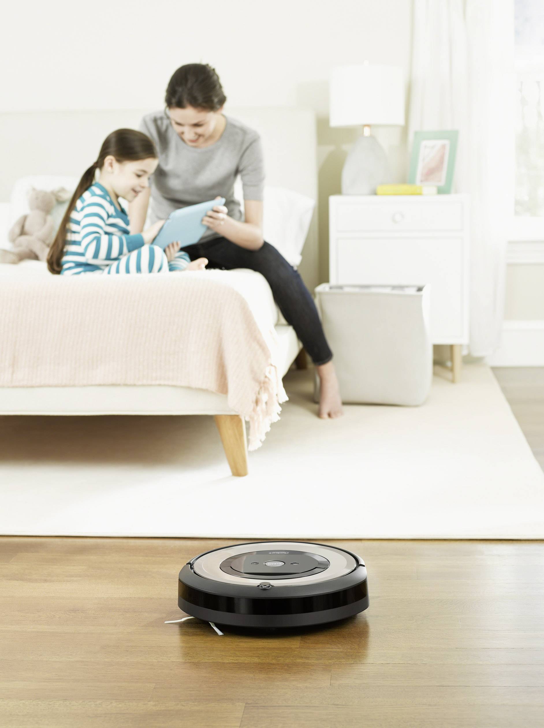 iRobot DE Roomba e5152 Saugroboter Schwarz, Silber