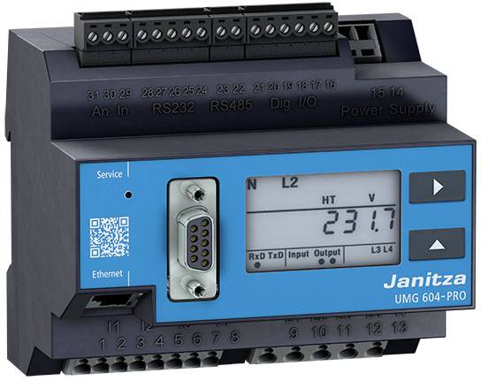 Ein digitales Messgerät mit Display zeigt '231,7 V'. Anschlüsse und Tasten sind sichtbar. Markierung 'Janitza UMG 604-PRO'.
