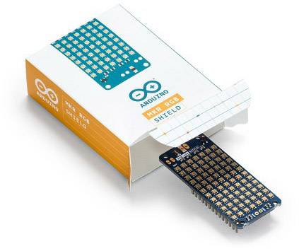 Arduino MKR RGB Shield in geöffneter Verpackung, zeigt eine Platine mit vielen LED-Anschlüssen.