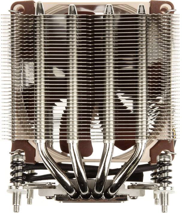 Ein CPU-Kühler mit mehreren Heatpipes und Aluminiumlamellen zur Kühlung eines Prozessors, für den Einsatz in Computern geeignet.