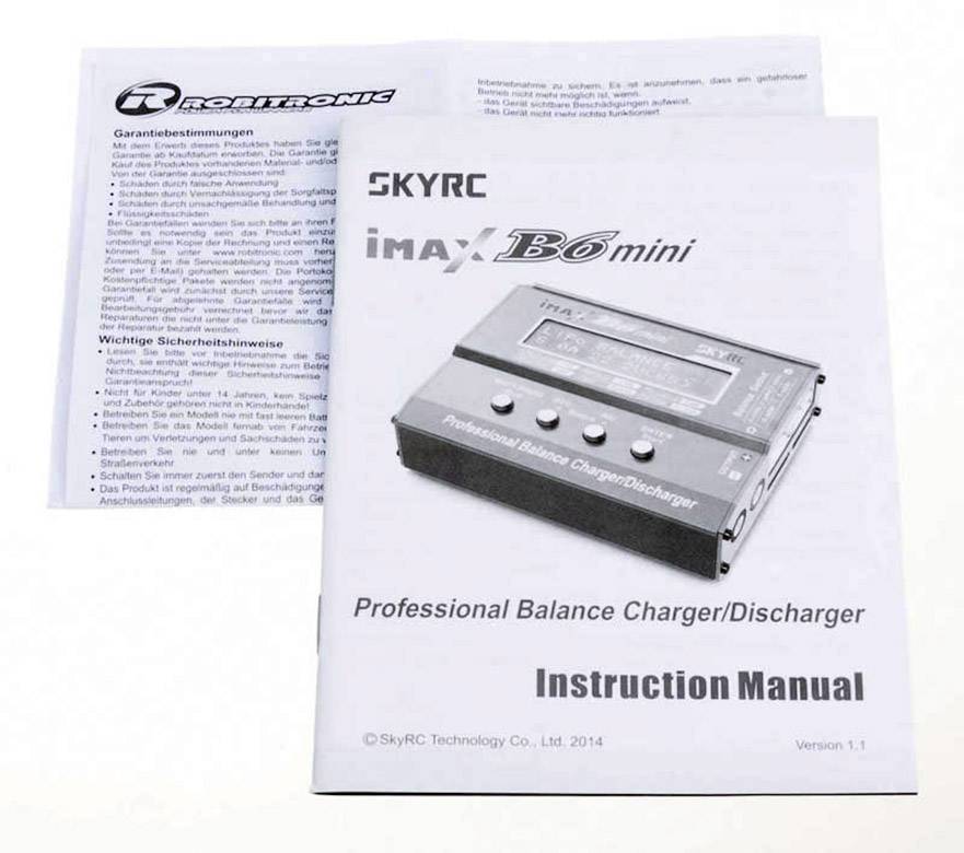 'SKYRC iMAX B6 mini' Bedienungsanleitung für Ladegerät/Entladegerät. Zeigt Bild des Geräts. Hintergrund: Dokument mit Garantiebestimmungen.