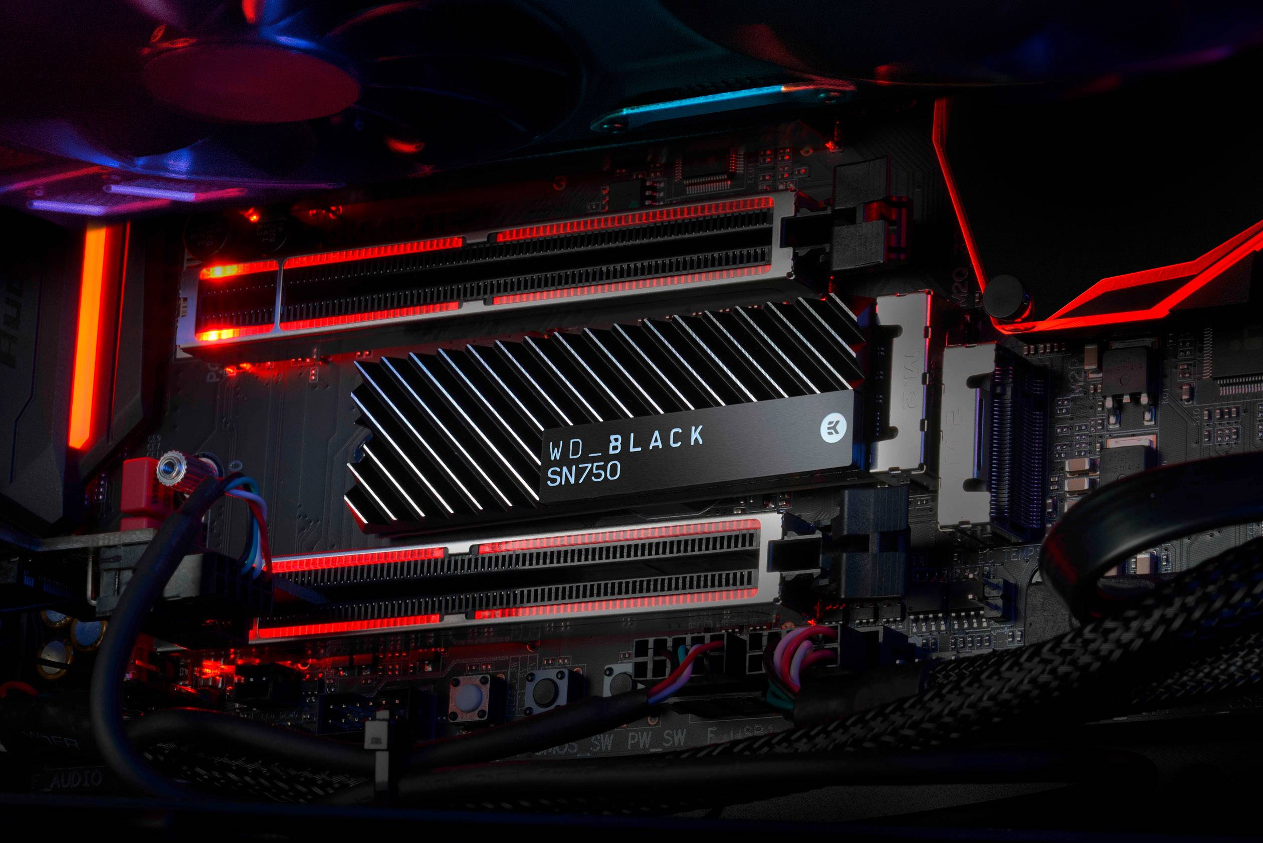 WD Black™ SN750 Heatsink 1 TB Interne M.2 PCIe NVMe SSD 2280 M.2 NVMe PCIe 3.0 x4 Retail WDS100T3XHC