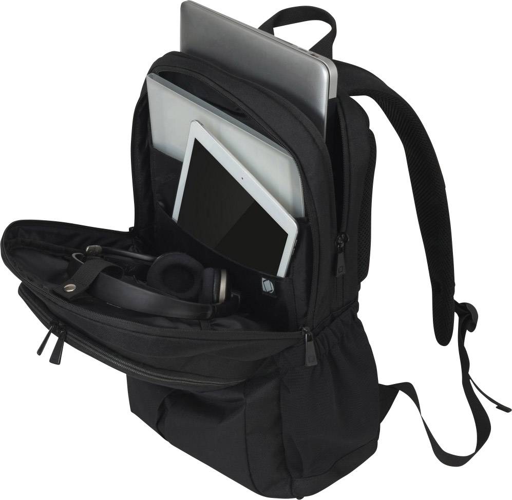 Schwarzer Rucksack mit geöffnetem Hauptfach, in dem ein Laptop, ein Tablet und ein Paar Kopfhörer sichtbar sind.