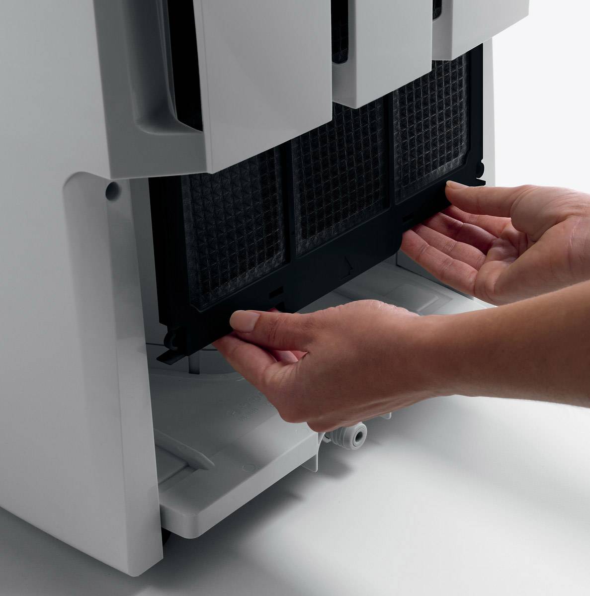 DeLonghi DD230P Luftentfeuchter 1.25 l/h Weiß