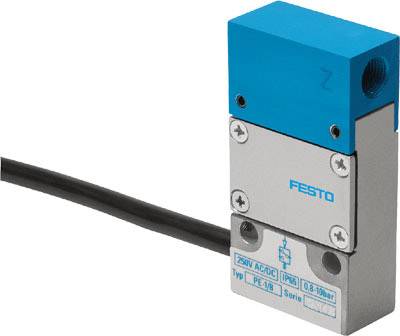 Ein rechteckiges, metallisches Ventil mit blauer Kappe und Kabel, für den Einsatz in Druckluftsystemen, Marke 'Festo'.
