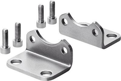 Metallhalterungs-Set bestehend aus zwei Halterungen und vier Schrauben, verwendet zur festen Verbindung von Bauteilen.