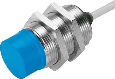Zylindrischer Induktivsensor mit blauer Kappe und metallischem Gewinde, meist zur Erkennung von Objekten in industriellen Anwendungen.