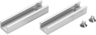 Zwei silberne Schienen aus Metall, nebeneinander liegend, mit zwei passenden Schrauben rechts daneben.