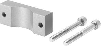 Metallhalterung mit zwei Schrauben. Die Halterung hat zwei Gewindelöcher und eine gewölbte Aussparung an einer Seite.