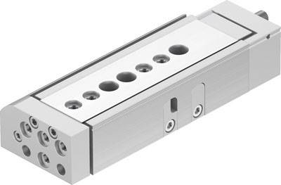 Ein zylindrisches Linearantriebsmodul aus Metall mit mehreren Befestigungspunkten und zwei Anschlussöffnungen auf jeder Seite.