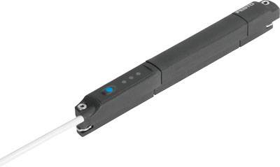 Ein schwarzer, länglicher Sensor mit blauem Knopf und Kabel.