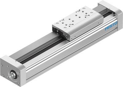 Linearantrieb mit silberner Führungsschiene und Schlitten; Marke 'FESTO' sichtbar; für präzise Bewegungssteuerung in Automatisierung.