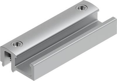 Metallwinkelbeschlag mit zwei Schraubenlöchern, verwendet zur Befestigung oder Verbindung in Konstruktionen, auf einem weißen Hintergrund.
