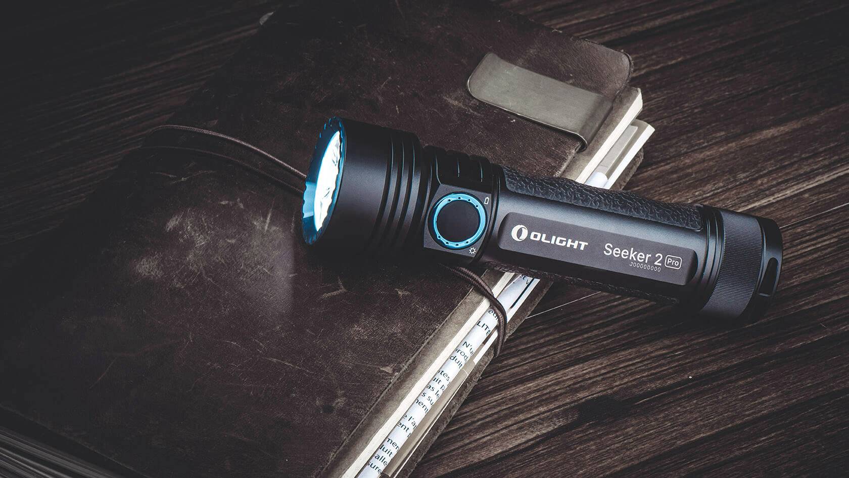 OLight Seeker 2 Pro LED Taschenlampe akkubetrieben 3200lm 198g