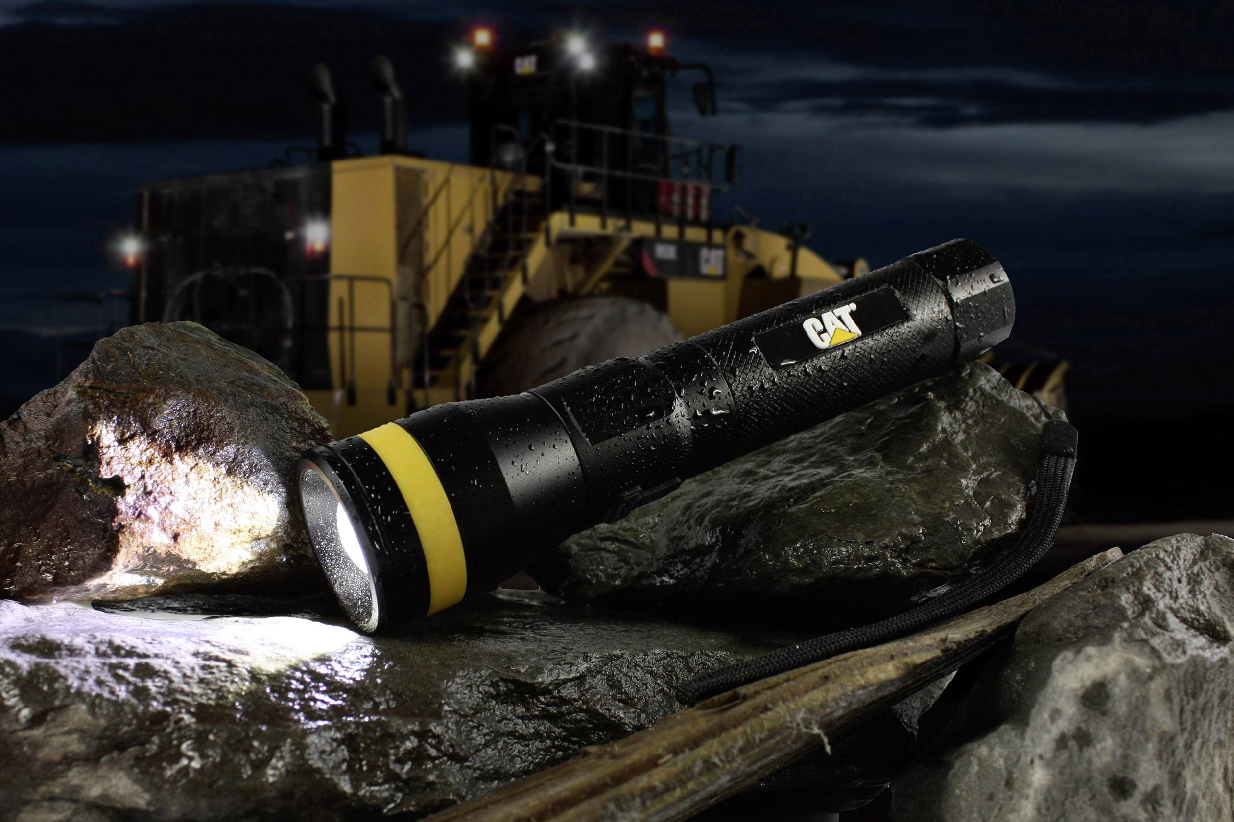 CAT CT2115 Focus-Tactical LED Taschenlampe akkubetrieben 1200lm 20h 347g