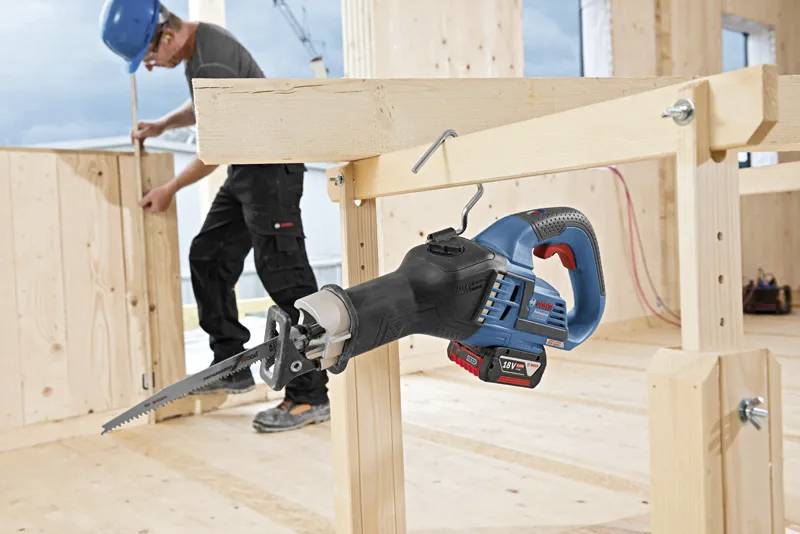 Bosch Professional Akku-Säbelsäge 06016A8108 18V