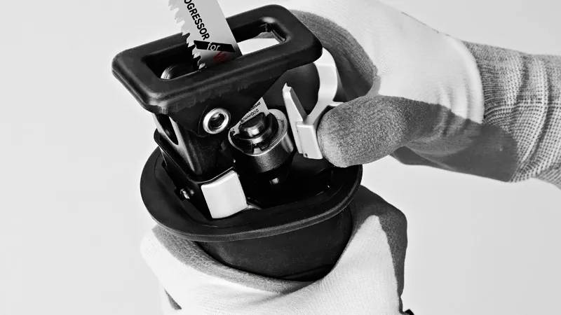 Bosch Professional Akku-Säbelsäge 06016A8108 18V