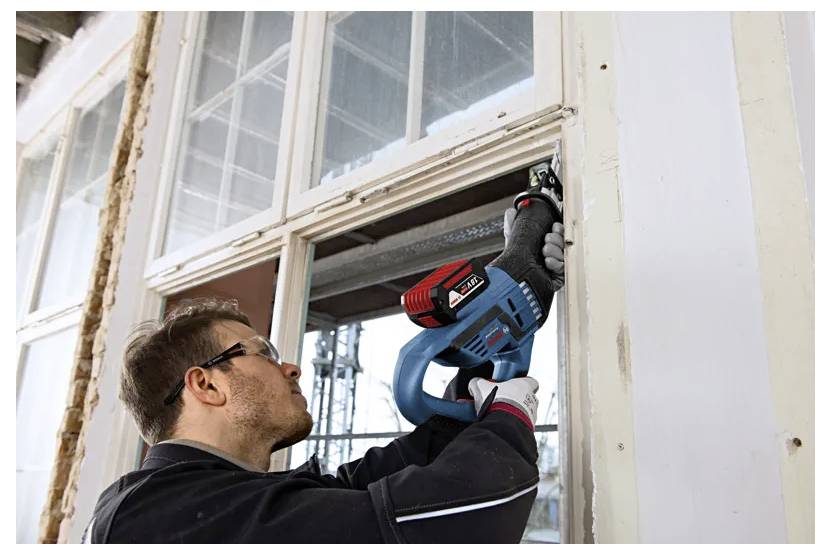 Bosch Professional Akku-Säbelsäge 06016A8109