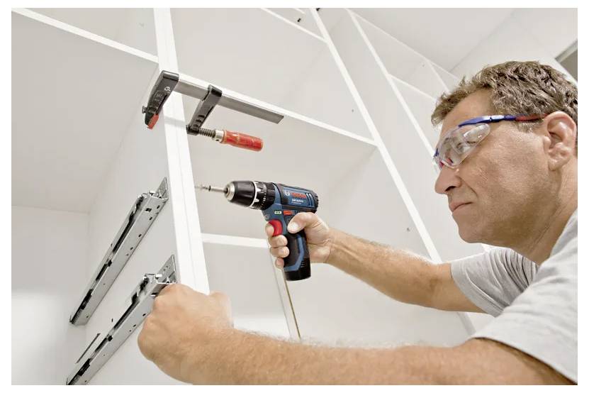 Bosch Professional GSB 12V-15 2-Gang-Akku-Schlagbohrschrauber inkl. 2. Akku