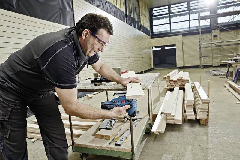 Bosch Professional Akku-Stichsäge 06015A1005 12V 3Ah