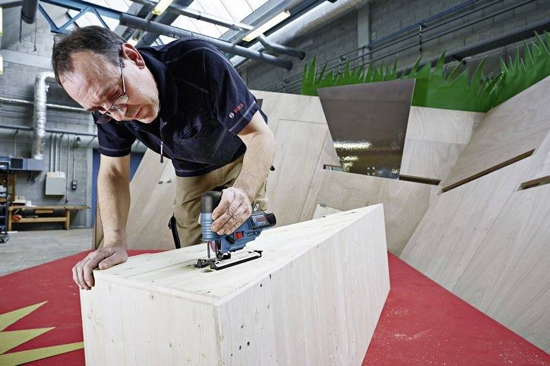 Bosch Professional Akku-Stichsäge 06015A1005 12V 3Ah