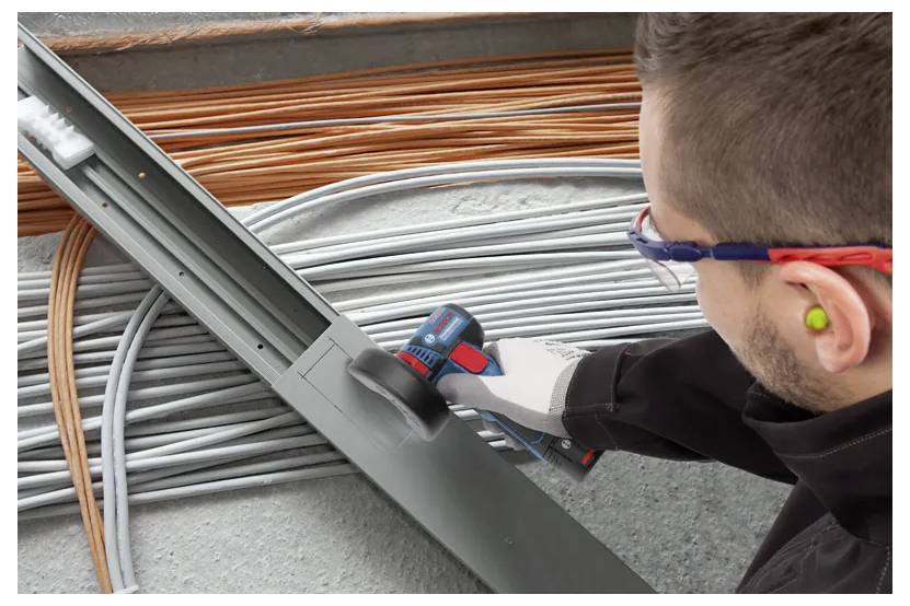 Bosch Professional 06019F2003 Akku-Winkelschleifer 76 mm 12 V