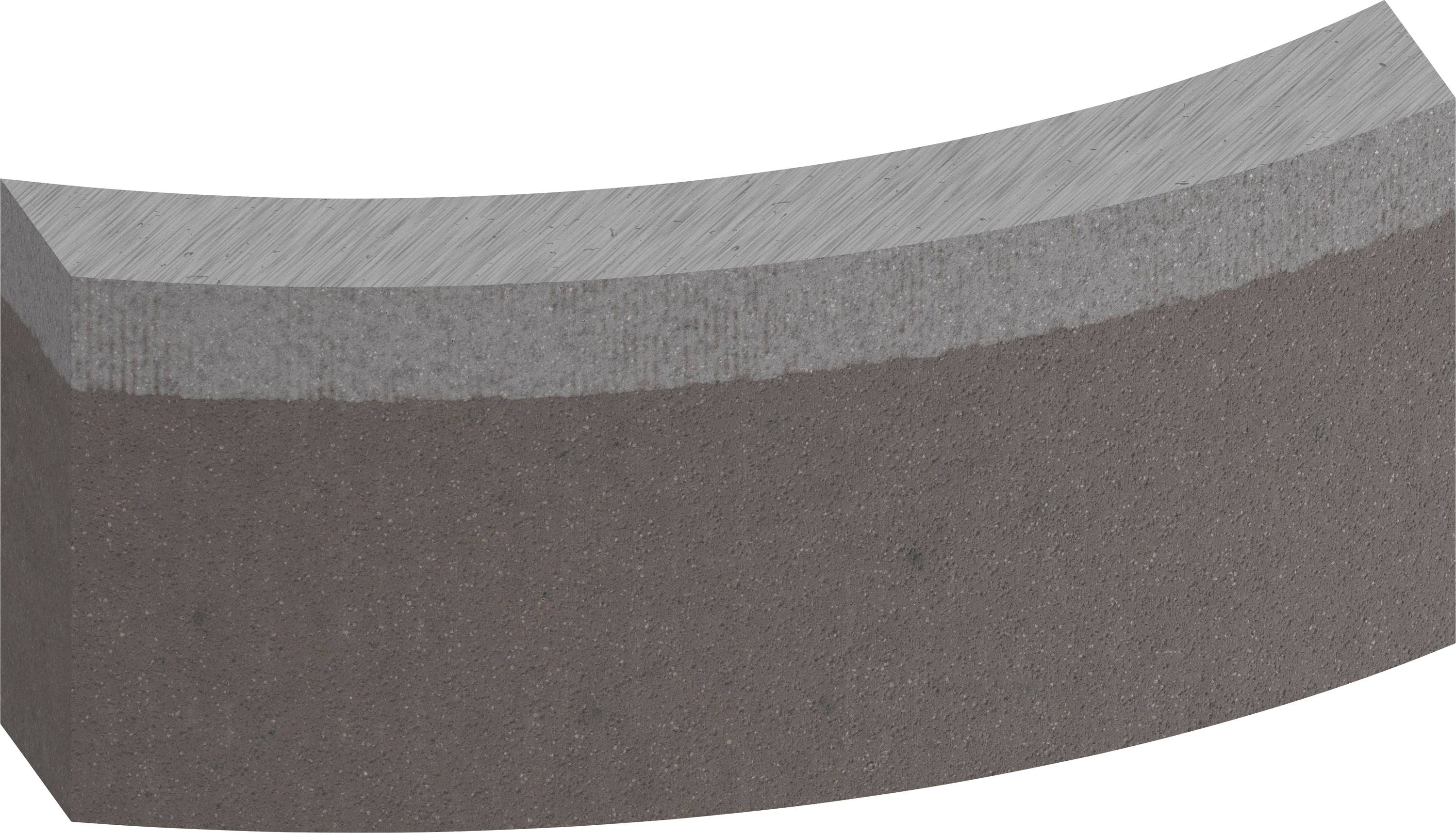 Graue, halbmondförmige Betonfläche, zeigt Textur und Form eines Bauteils, möglicherweise für Architektur oder Bauprojekte relevant.