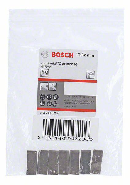 Kunststoffverpackung von Bosch für acht Betonbohrkrone 82 mm Ersatzbohrer. Enthält Details wie Strichcode, Herstellungsland China.