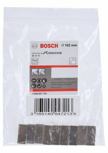 Eine Packung Bosch Bohrzubehör für Beton mit 102 mm Durchmesser. Enthält sechs Metallblätter unten in durchsichtigem Beutel.