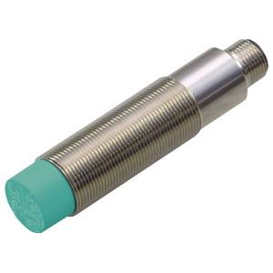 Zylindrischer metallischer Sensor mit türkiser Spitze, vermutlich ein Näherungssensor, auf weißem Hintergrund dargestellt.