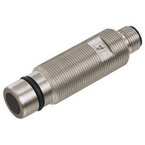Metallischer Zylinder mit Rillen und einem schwarzen Ring an einem Ende, möglicherweise ein Sensor oder ein technisches Bauteil.