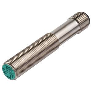 Zylindrischer, metallischer Induktionssensor mit grünem Kopf oben.